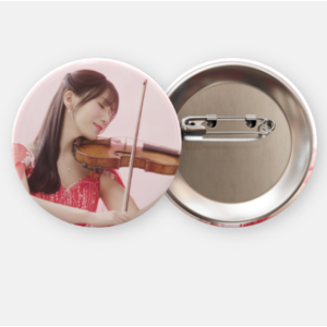 AYAFAMI限定: Stradivarius Gift の缶バッジ